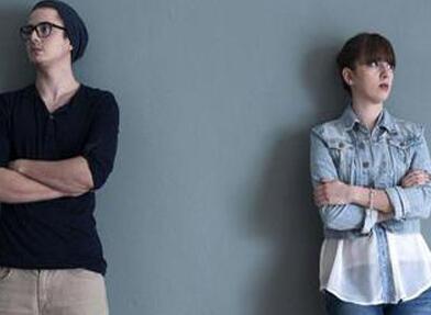 如何看男友心里有没有前任 如果还有暧昧千万不要留情