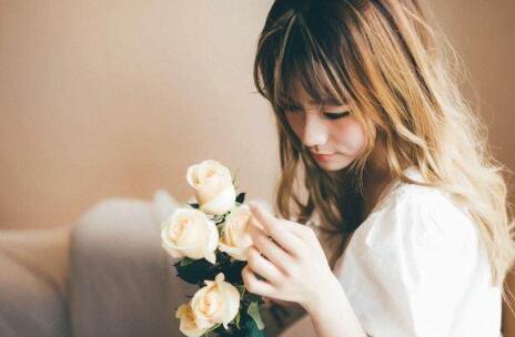 半夜在酒店突然被一女人叫声惊醒 仔细一听 原来是在做这种事