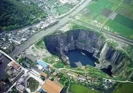 周公解梦 梦见深坑是什么意思 梦见深坑有什么含义