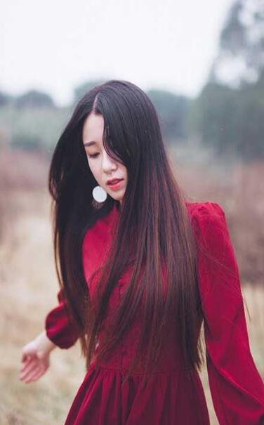 简烨泽身边从来不缺女人 对这种主动送上门来的只会觉得恶心