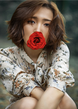 尽管知道简烨泽不过是逢场作戏 但苏安若心跳还是跟着紊乱了