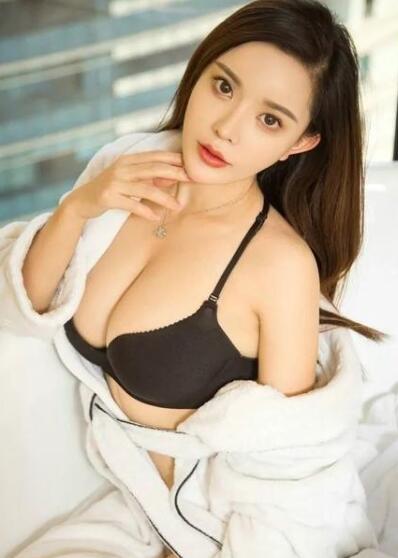 逝水流年 他开始蓄力在我身上驰骋 撕咬着我的身体