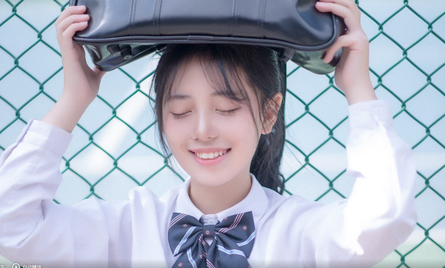 深更半夜出现醉酒的美女 让林峰心跳徒然加快 脑子里不禁浮现出一幅邪恶的画面