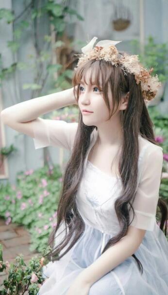 两眼一闭往床上一躺 等那个男人完事后 我就能拿到钱啦！