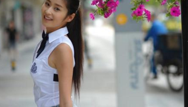 乖吃下去我就满足你 宝贝自己把它吃进去