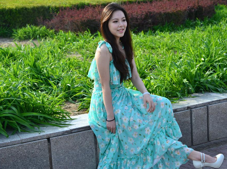 孤家寡妇 自己光着在家里的浴室摔倒 还好司机在