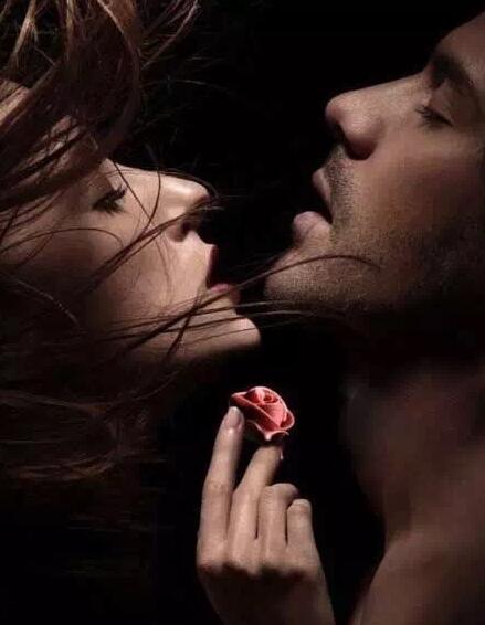 完美的性爱技巧 可以在床上征服女人的心