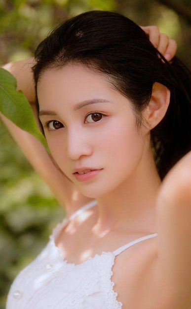 绝顶美妇背着老公不在家 与司机干这种事