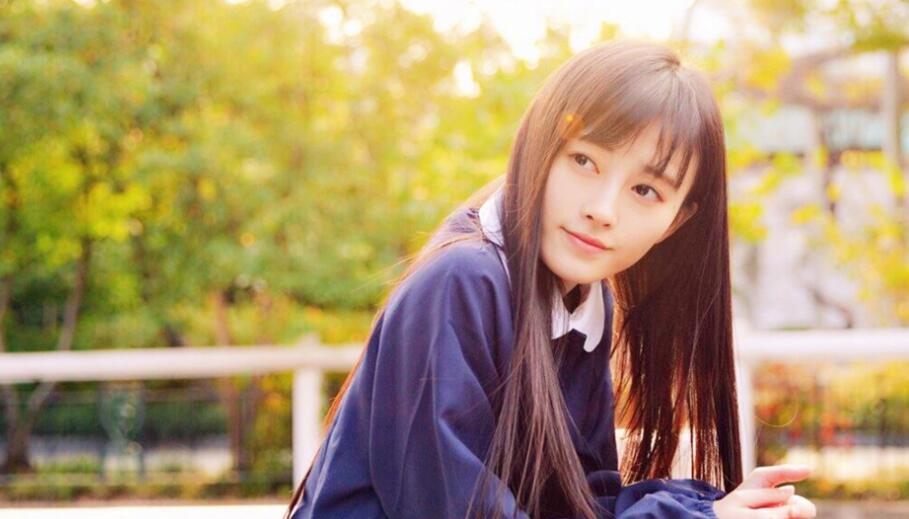 男生把我的手放在他裤子里，男朋友拿我的手去摸他