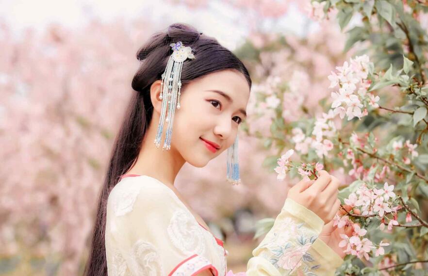 啊妾身啊好棒猛烈进出 这种姿势，实在是太……太羞人了……