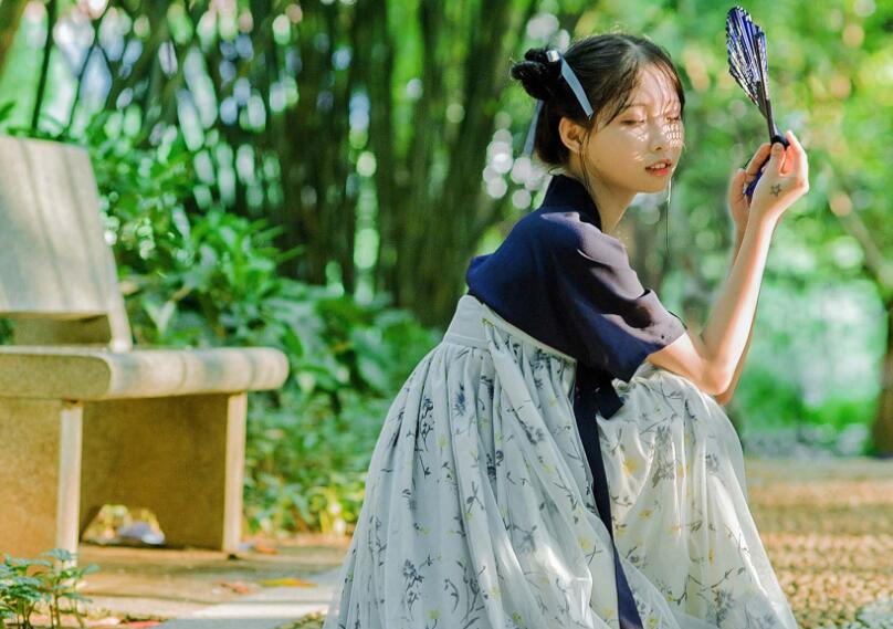 啊宝贝你的奶真大书包 太粗太硬不行快退出去bl