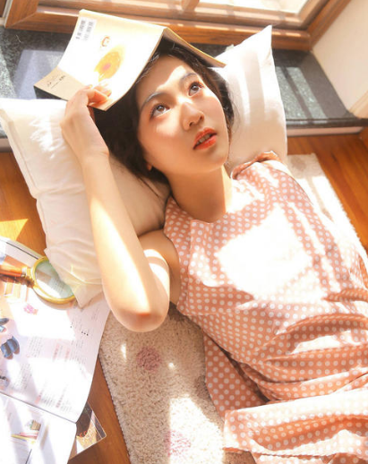 我女友的男朋友 一下课男生就把我拉进厕所