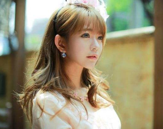 宝贝乖,腿再分开一点,哥哥才能看的清楚啊