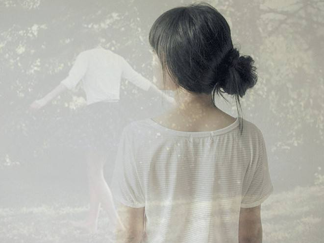 撅高生姜惩罚 被打屁股缝里夹姜