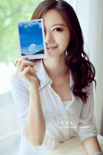 男女强吻摸下面露出来 卫生间最长最激烈戏