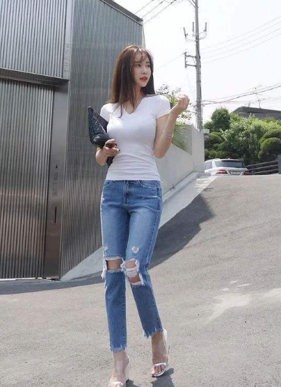 男朋友边摸边吃奶边做 男朋友甜我下面好爽	