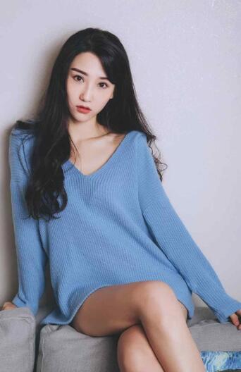 他邪恶的将自己裤衩的拉链给解开 宝贝自己来 好紧好湿硬的不行