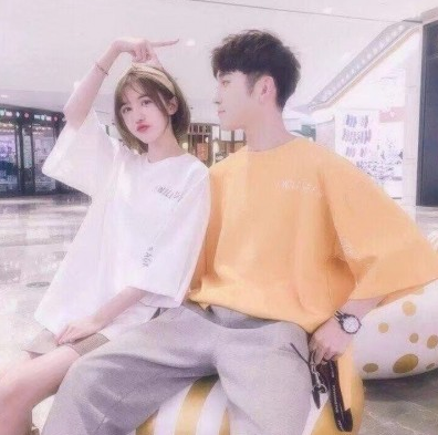 总裁后面楼梯h 捧起丰盈送到他嘴边