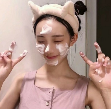 撞进她的体内,他进入了我细节详细描述