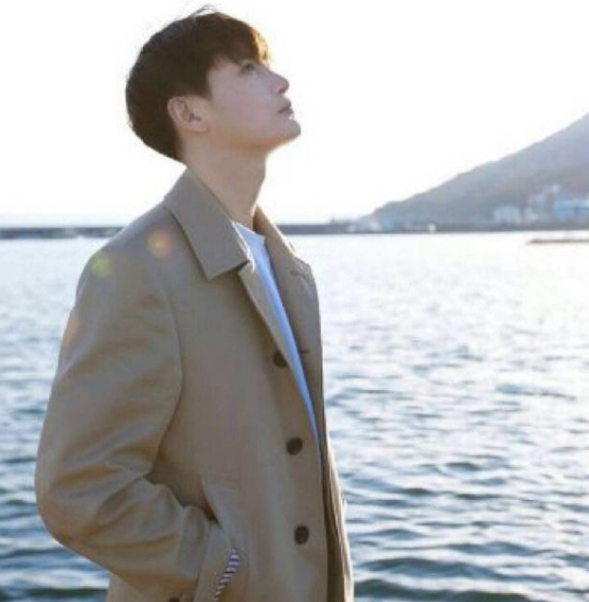 从卧室干到浴室打开腿 大学生需求太强烈