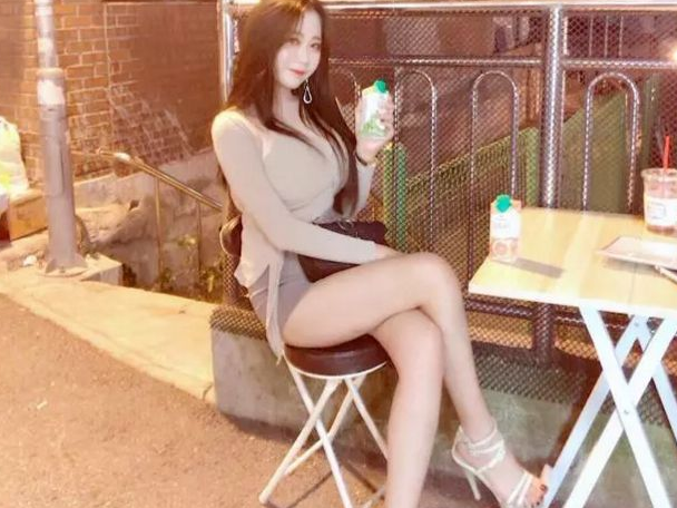 男朋友故意往上一挺 问我 舒服吗宝贝