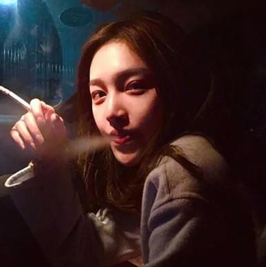 我自己在上面动太舒服 啊太大了进不去的啊他一挺腰