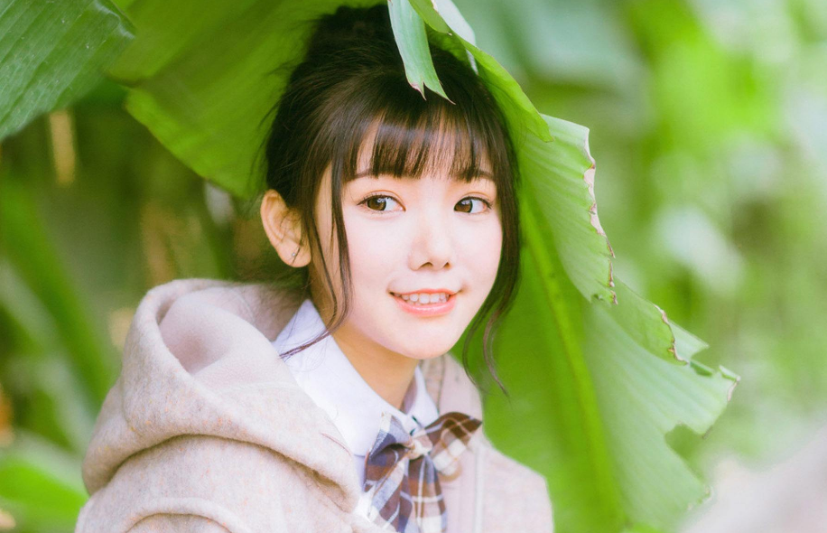 岳母双腿之间都敏感泛滥的不行了