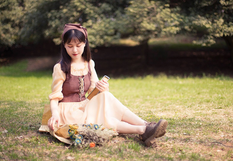 她的紧致让他闷哼出声 灼热抵着她的花心