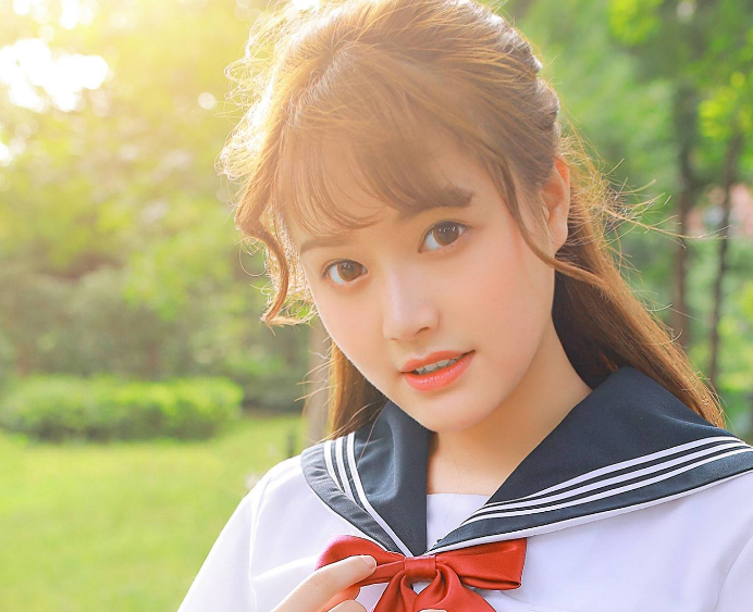 分开 花唇 手指轻轻来回滑动 舌头在花缝来回滑