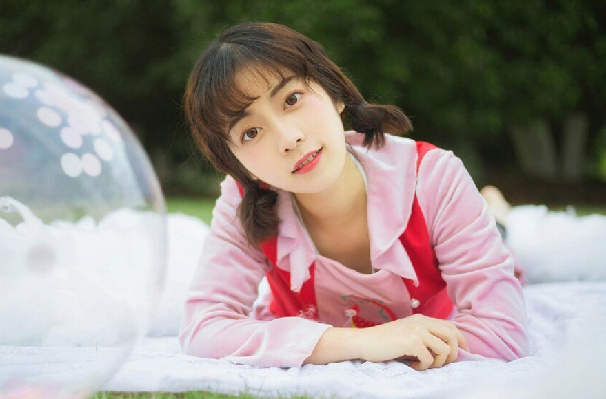 她的热情迎合让他的冲撞加快 释放出花液堵在甬道