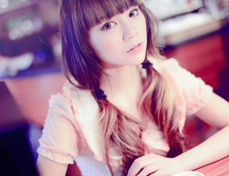 在公车上被轮流进入 好几个人强行进入