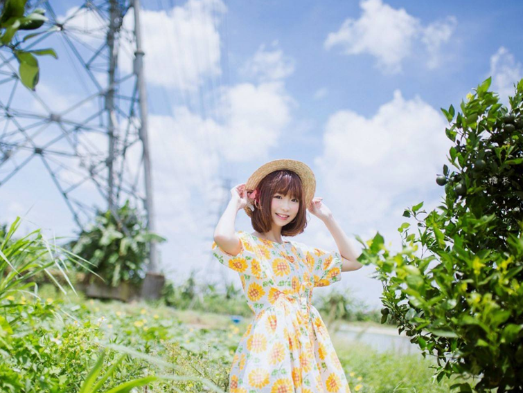 主人家偷看保姆洗澡 不让她穿衣服出门