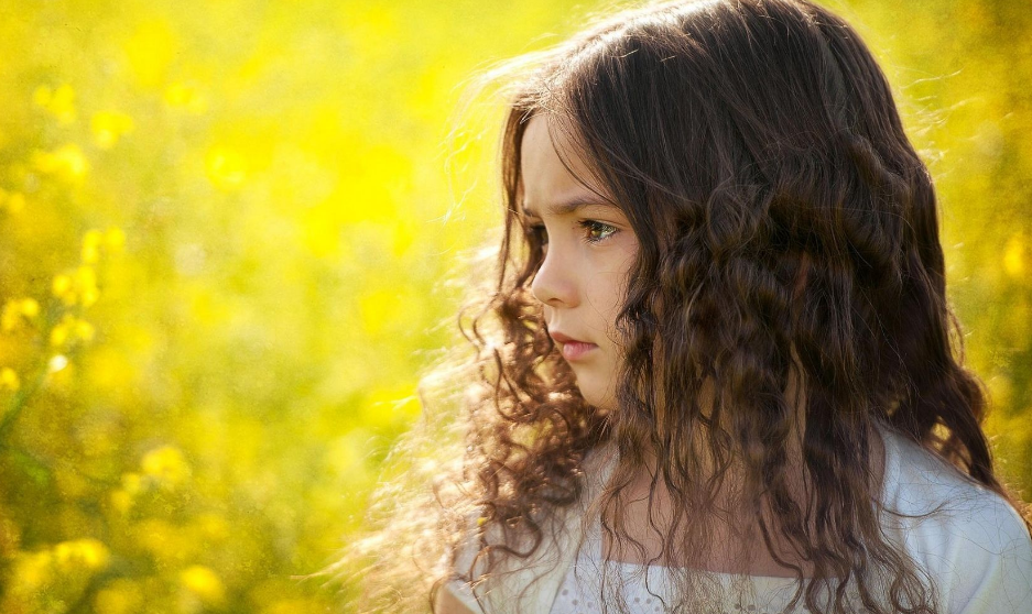 在她做饭的时候一撞一顶律动 扣着她的腰强行进入