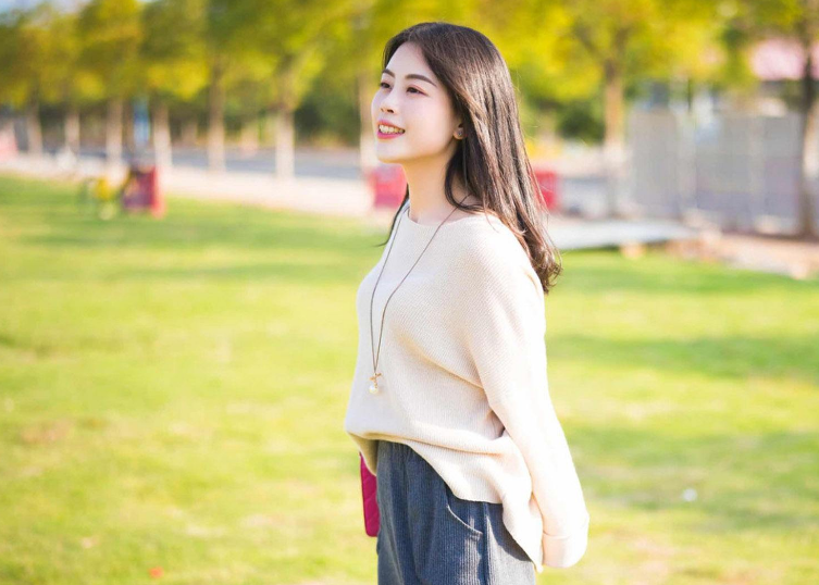 妻子一身职场制服都还没脱呢 我就忍不了了！