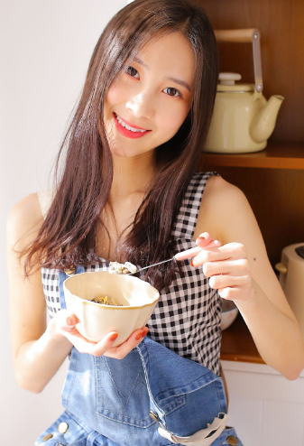 老师让我解开蕾丝胸罩 老师我好爽再深一点