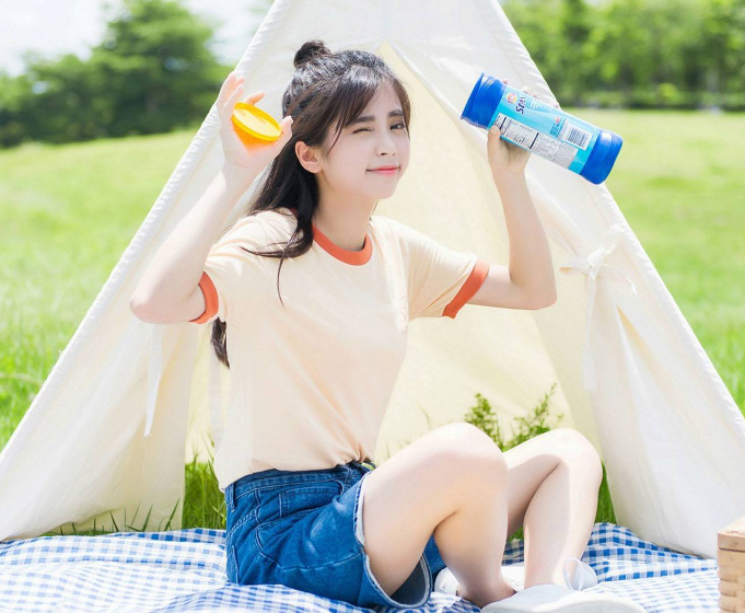 课桌吮吸花核蓓蕾 那晚我和寂寞语文老师