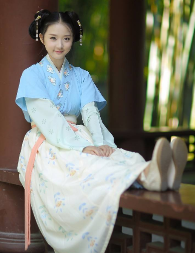 男朋友喜欢给我用电动棒 还让我夹着去逛街