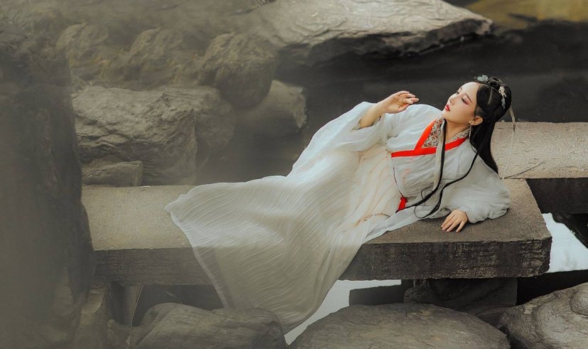 男朋友说自己腰不好 我被扯胸罩还让我做上面自己动