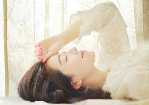 我裤子都脱了你就让我看这个，农村妇女性饥渴到疯狂