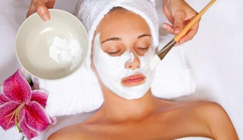 皮肤黑用什么护肤品好 怎么才能美白抵御两不耽误！