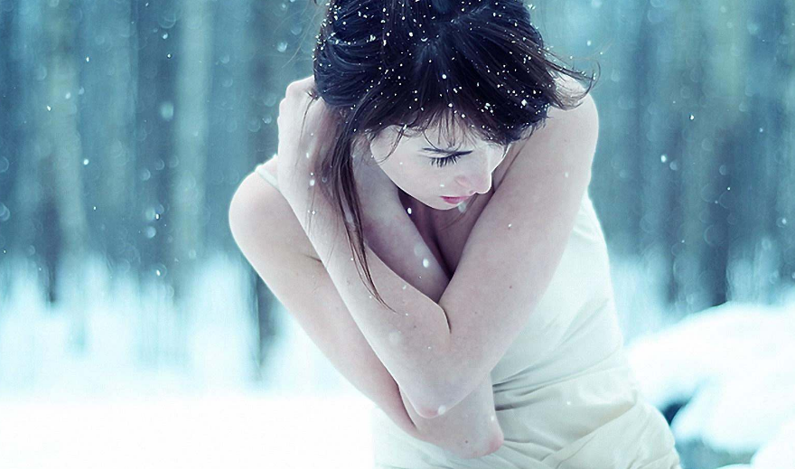 老板和女下属喝多了 女下属退下衣服把老板的...放进去了