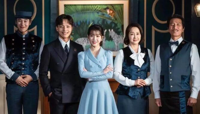 韩国女星IU 10分钟换装一次变装秀就是一部20世纪西方时装史