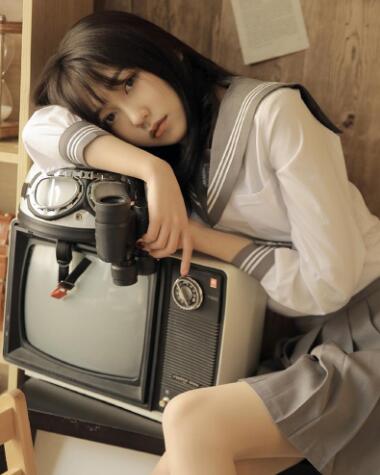 后妈比我大三岁 岳双腿之间变成晚节不保的妈妈6