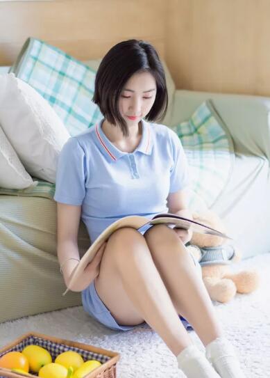 好紧 好湿 硬的不行|将右手直接伸到了她裙下 恨不得即刻将她扑倒