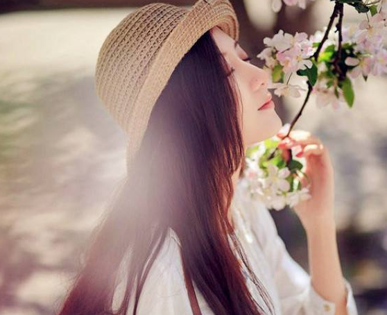 扣着她的腰凶猛的撞入 夹住不要把按摩器掉下来    