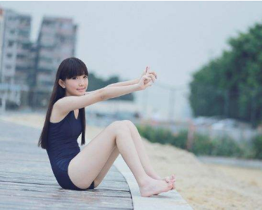 宝贝真乖 水这么多还说不要 快把樱桃一个一个挤出来    