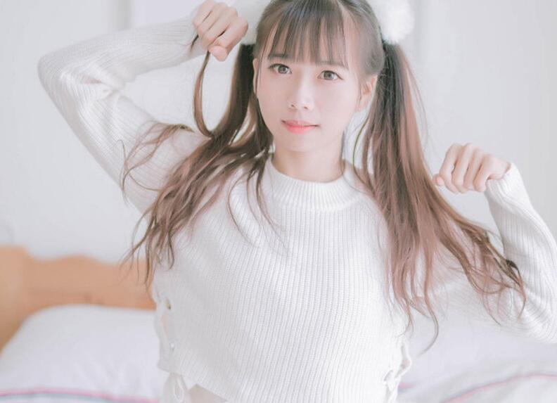 丫头不疼我就进去一下 随着摩托的颠簸我进入了她