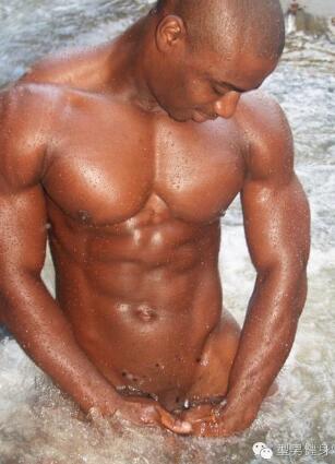 刚进入的紧致热的他闷哼/我的黑人家教史密斯|马婷婷