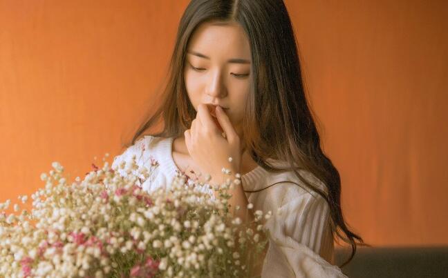 乖宝贝把这个放进去 放在下边一整天不准拿出来