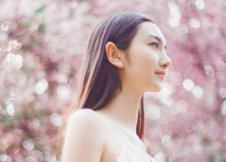 乖宝贝把这个放进去 随着摩托的颠簸我进入了她